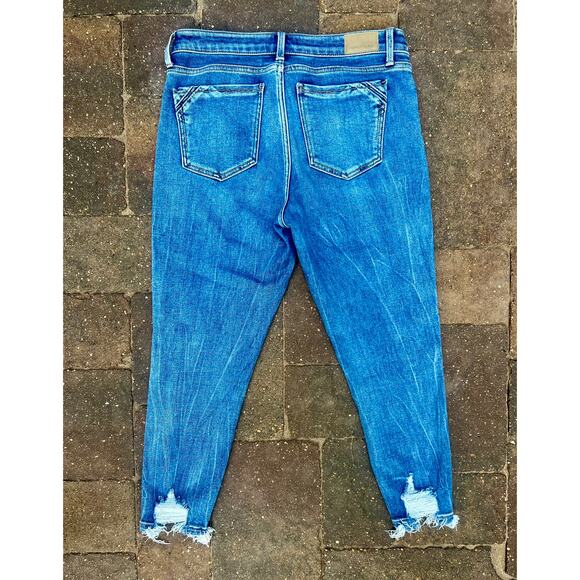 Buckle Black hi rise distressed hems ankle skinny jeans size 30x25" - Picture 3 of 5